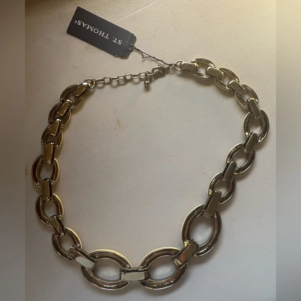 NWT Gold and Cream rhinestone Necklace - Picture 5 of 5